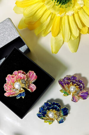 NEW Petal & Pearl Brooch